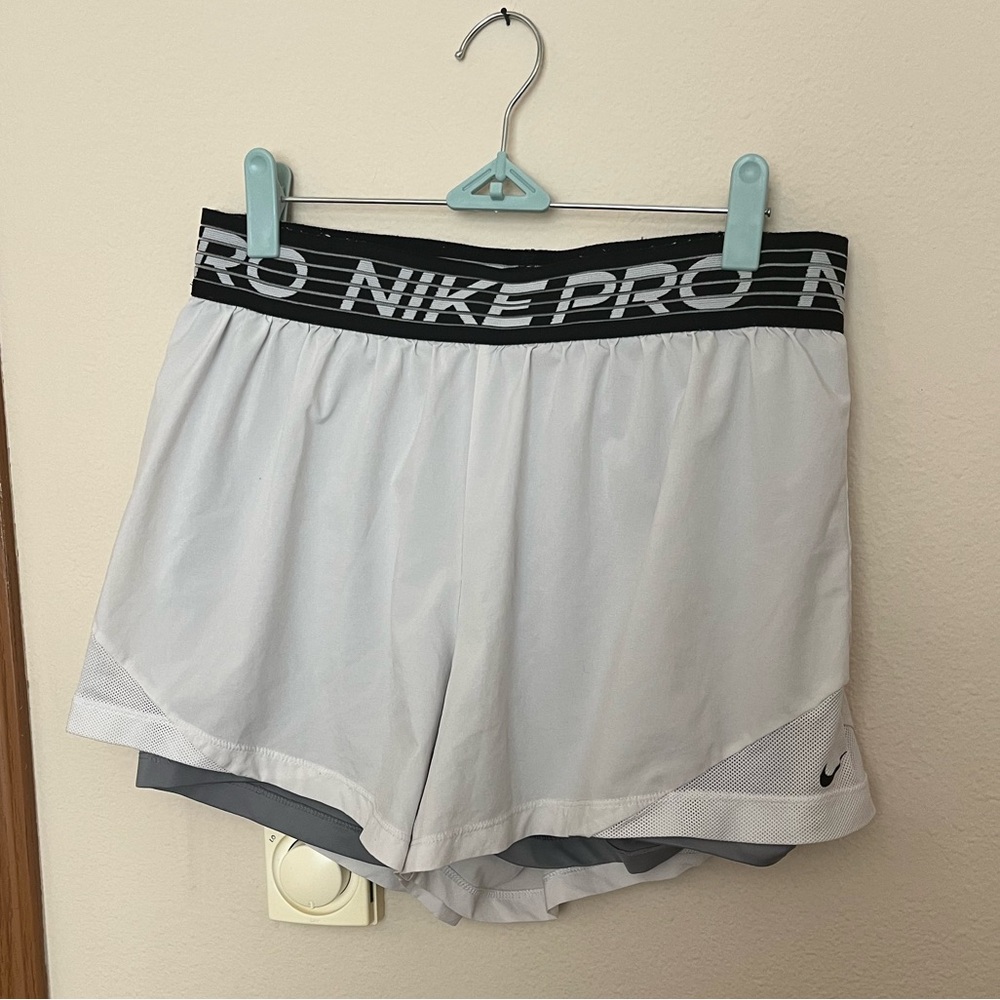 Nike Pro Women’s Shorts Size L
